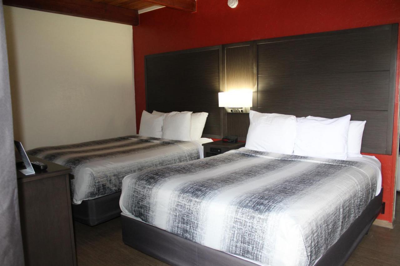 Lamplighter Inn Santa Fe Bagian luar foto