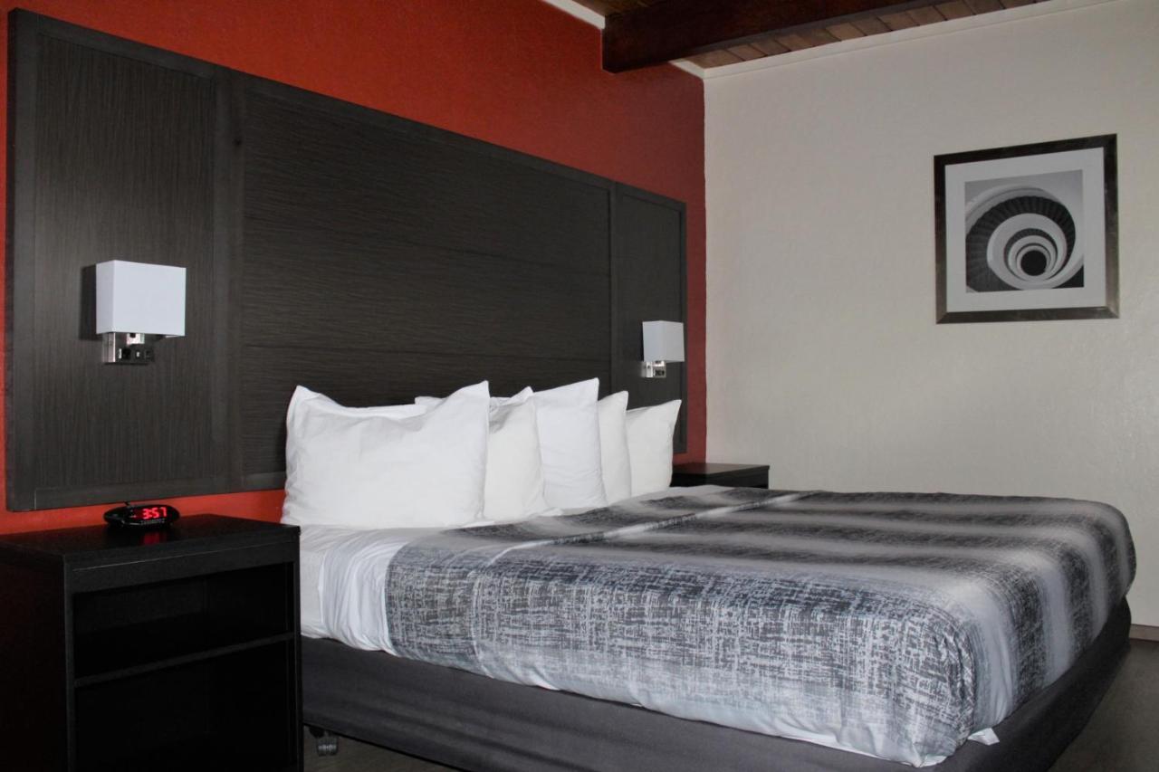 Lamplighter Inn Santa Fe Bagian luar foto