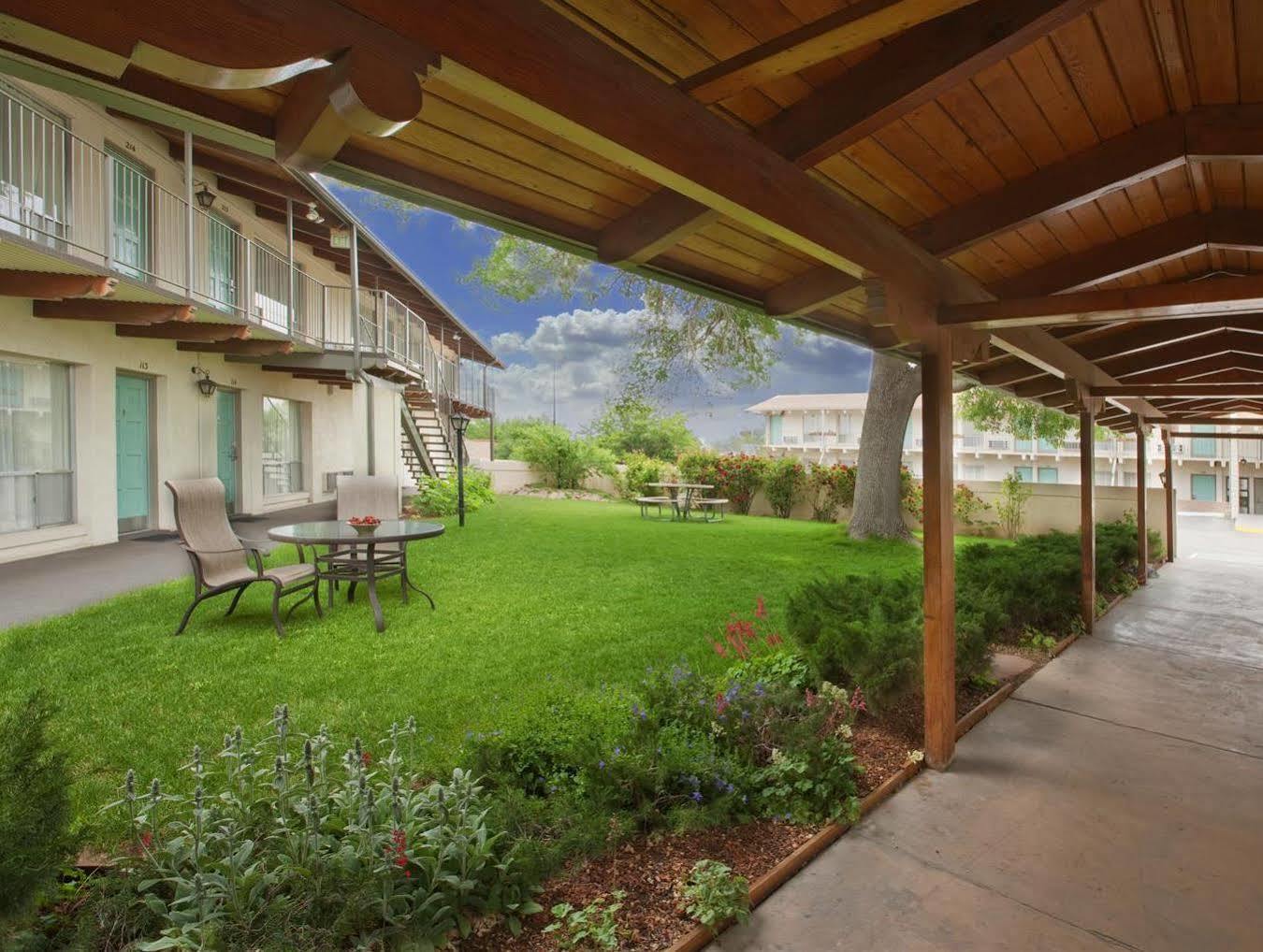 Lamplighter Inn Santa Fe Bagian luar foto