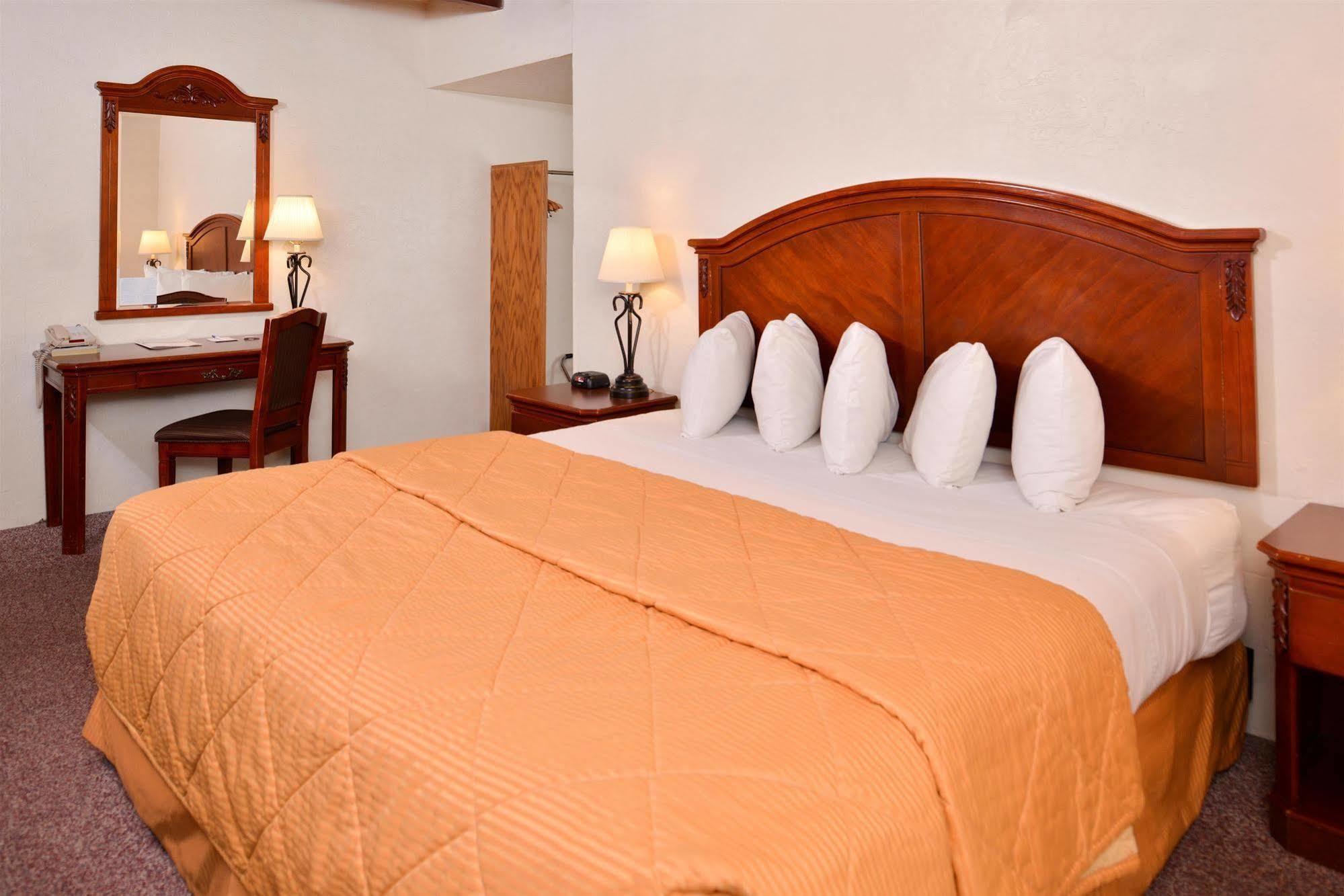 Lamplighter Inn Santa Fe Bagian luar foto