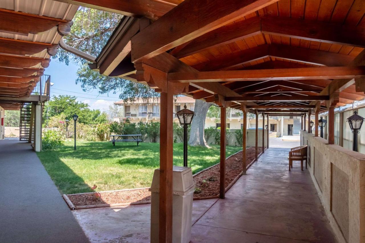 Lamplighter Inn Santa Fe Bagian luar foto